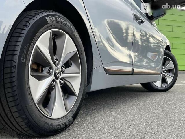Хендай Ioniq Electric, объемом двигателя 0 л и пробегом 123 тыс. км за 18400 $, фото 16 на Automoto.ua