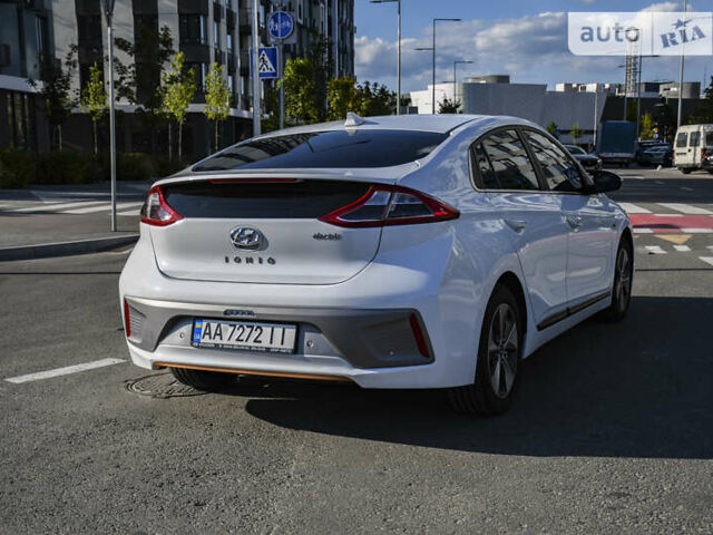 Хендай Ioniq Electric, объемом двигателя 0 л и пробегом 119 тыс. км за 19999 $, фото 1 на Automoto.ua