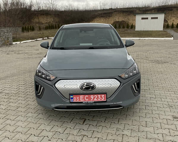 Хендай Ioniq Electric, объемом двигателя 0 л и пробегом 45 тыс. км за 22499 $, фото 8 на Automoto.ua