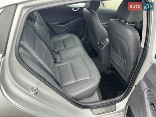 Хендай Ioniq Electric 2016 в Ровно на Automoto.ua Серый Хендай Ioniq Electric, объемом двигателя 0 л и пробегом 123 тыс. км за 12800 $, фото 22 на Automoto.ua