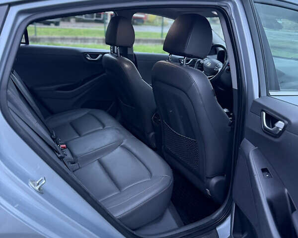 Хендай Ioniq Electric 2016 в Радехове на Automoto.ua Серый Хендай Ioniq Electric, объемом двигателя 0 л и пробегом 133 тыс. км за 12000 $, фото 10 на Automoto.ua