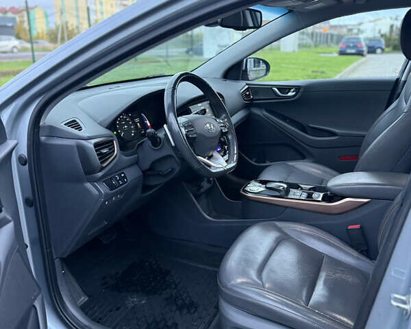 Хендай Ioniq Electric 2016 в Радехове на Automoto.ua Серый Хендай Ioniq Electric, объемом двигателя 0 л и пробегом 133 тыс. км за 12000 $, фото 8 на Automoto.ua