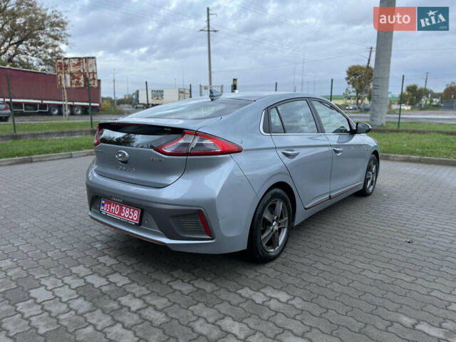 Хендай Ioniq Electric 2016 в Радехове на Automoto.ua Серый Хендай Ioniq Electric, объемом двигателя 0 л и пробегом 133 тыс. км за 12000 $, фото 3 на Automoto.ua