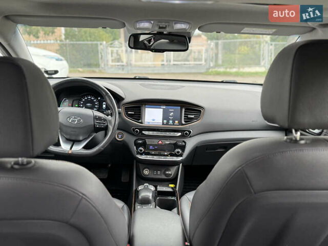 Хендай Ioniq Electric 2016 в Ровно на Automoto.ua Серый Хендай Ioniq Electric, объемом двигателя 0 л и пробегом 123 тыс. км за 12800 $, фото 20 на Automoto.ua
