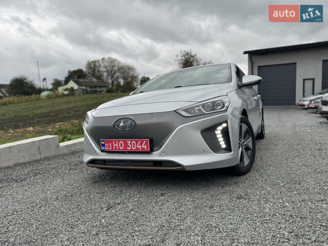 Хендай Ioniq Electric 2016 в Ровно на Automoto.ua Серый Хендай Ioniq Electric, объемом двигателя 0 л и пробегом 123 тыс. км за 12800 $, фото 2 на Automoto.ua
