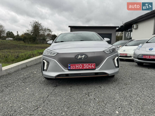 Хендай Ioniq Electric 2016 в Ровно на Automoto.ua Серый Хендай Ioniq Electric, объемом двигателя 0 л и пробегом 123 тыс. км за 12800 $, фото 1 на Automoto.ua