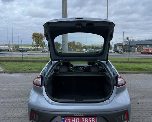 Хендай Ioniq Electric 2016 в Радехове на Automoto.ua Серый Хендай Ioniq Electric, объемом двигателя 0 л и пробегом 133 тыс. км за 12000 $, фото 5 на Automoto.ua