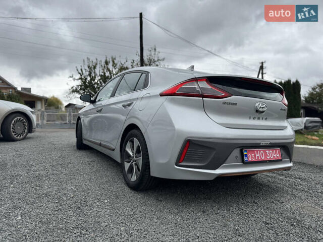 Хендай Ioniq Electric 2016 в Ровно на Automoto.ua Серый Хендай Ioniq Electric, объемом двигателя 0 л и пробегом 123 тыс. км за 12800 $, фото 4 на Automoto.ua