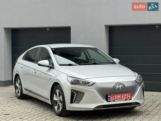 Серый Хендай Ioniq Electric, объемом двигателя 0 л и пробегом 127 тыс. км за 10999 $, фото 18 на Automoto.ua