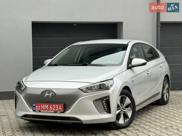 Серый Хендай Ioniq Electric, объемом двигателя 0 л и пробегом 127 тыс. км за 10999 $, фото 10 на Automoto.ua
