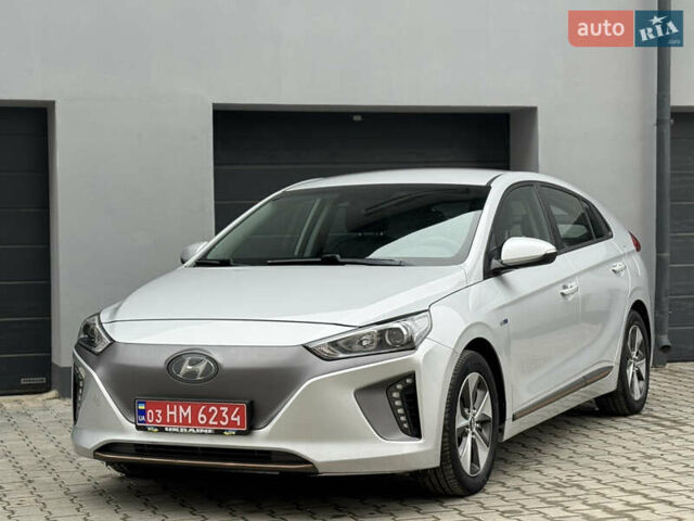 Серый Хендай Ioniq Electric, объемом двигателя 0 л и пробегом 127 тыс. км за 10999 $, фото 37 на Automoto.ua