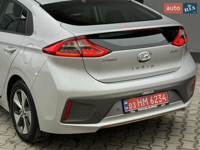 Серый Хендай Ioniq Electric, объемом двигателя 0 л и пробегом 127 тыс. км за 10999 $, фото 29 на Automoto.ua