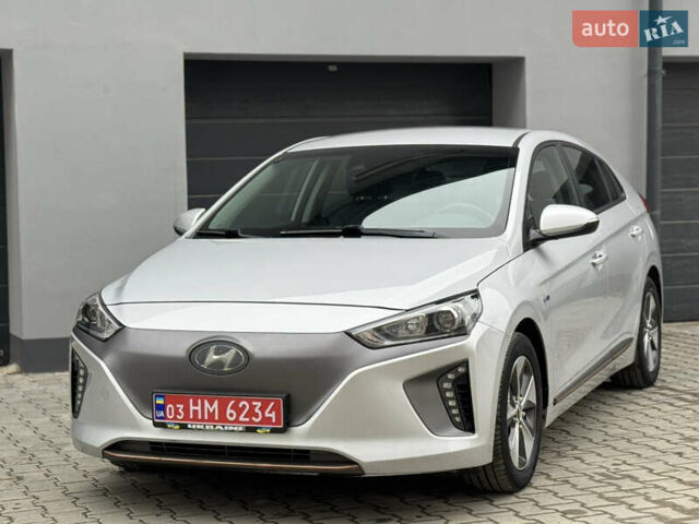 Серый Хендай Ioniq Electric, объемом двигателя 0 л и пробегом 127 тыс. км за 10999 $, фото 38 на Automoto.ua