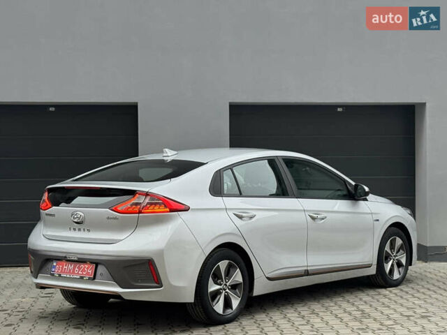 Серый Хендай Ioniq Electric, объемом двигателя 0 л и пробегом 127 тыс. км за 10999 $, фото 22 на Automoto.ua