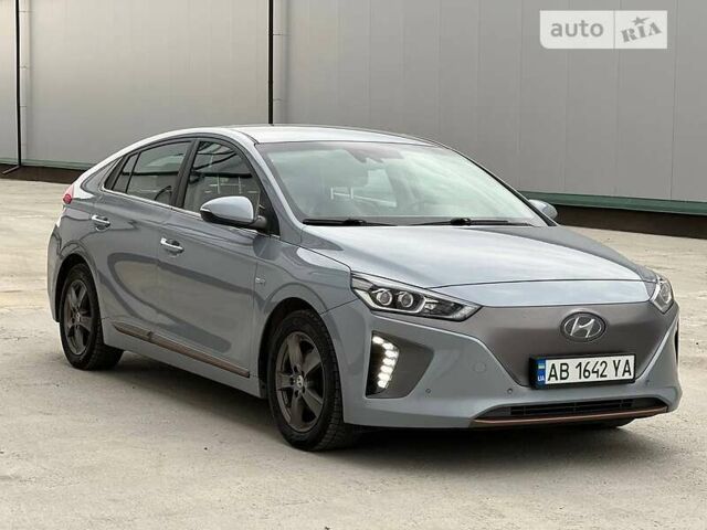 Серый Хендай Ioniq Electric, объемом двигателя 0 л и пробегом 88 тыс. км за 16000 $, фото 7 на Automoto.ua