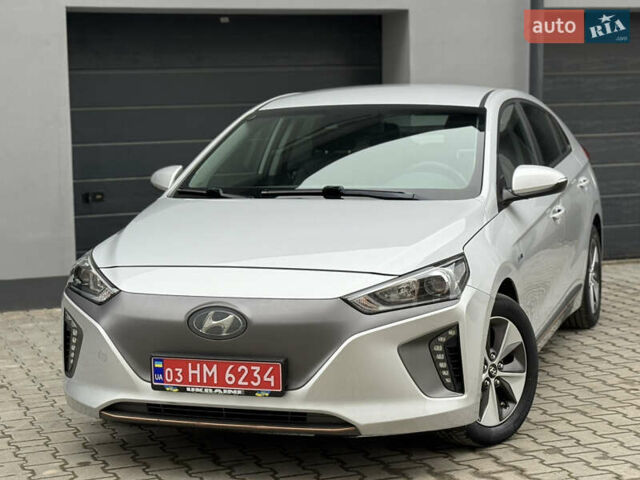 Серый Хендай Ioniq Electric, объемом двигателя 0 л и пробегом 127 тыс. км за 10999 $, фото 11 на Automoto.ua