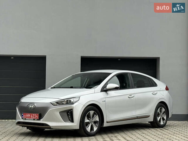 Серый Хендай Ioniq Electric, объемом двигателя 0 л и пробегом 127 тыс. км за 10999 $, фото 35 на Automoto.ua