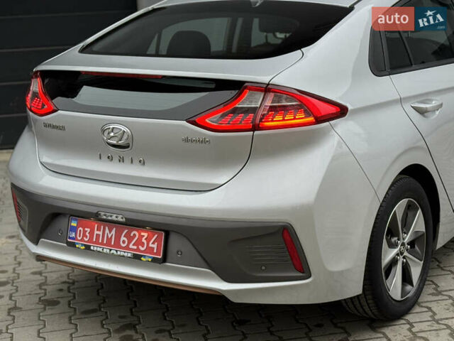 Серый Хендай Ioniq Electric, объемом двигателя 0 л и пробегом 127 тыс. км за 10999 $, фото 25 на Automoto.ua