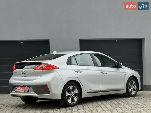 Серый Хендай Ioniq Electric, объемом двигателя 0 л и пробегом 127 тыс. км за 10999 $, фото 21 на Automoto.ua