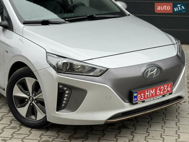 Серый Хендай Ioniq Electric, объемом двигателя 0 л и пробегом 127 тыс. км за 10999 $, фото 7 на Automoto.ua