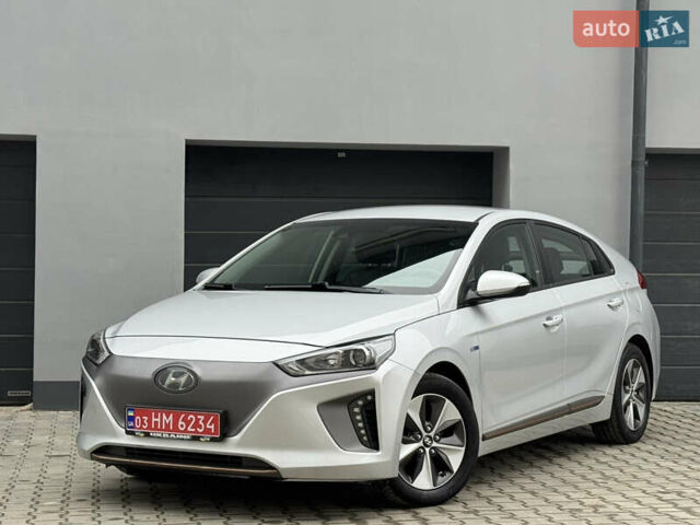 Серый Хендай Ioniq Electric, объемом двигателя 0 л и пробегом 127 тыс. км за 10999 $, фото 1 на Automoto.ua