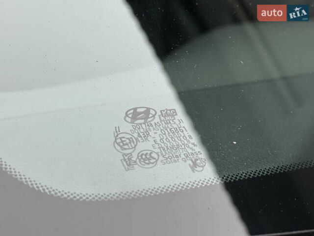 Серый Хендай Ioniq Electric, объемом двигателя 0 л и пробегом 127 тыс. км за 10999 $, фото 41 на Automoto.ua