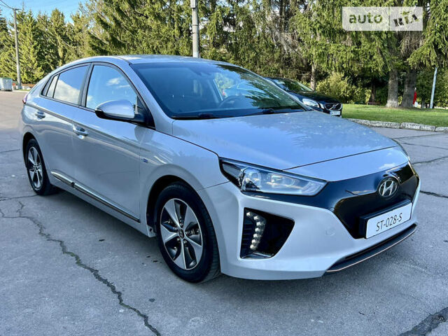 Сірий Хендай Ioniq Electric, об'ємом двигуна 0 л та пробігом 111 тис. км за 14999 $, фото 18 на Automoto.ua