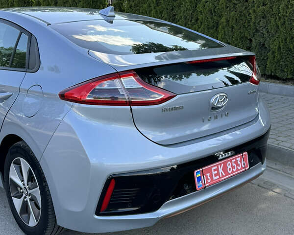 Серый Хендай Ioniq Electric, объемом двигателя 0 л и пробегом 186 тыс. км за 10400 $, фото 5 на Automoto.ua