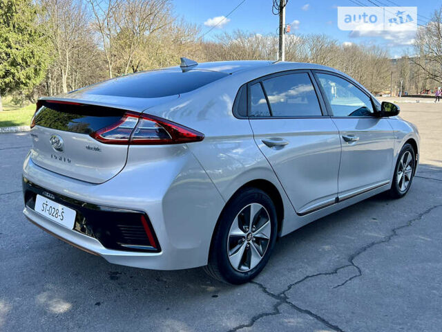 Сірий Хендай Ioniq Electric, об'ємом двигуна 0 л та пробігом 111 тис. км за 14999 $, фото 17 на Automoto.ua