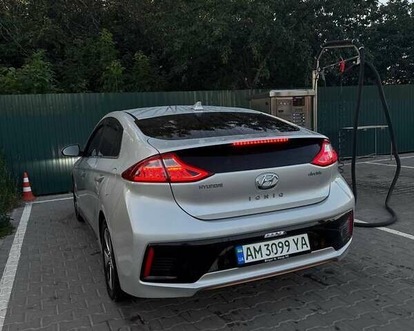 Сірий Хендай Ioniq Electric, об'ємом двигуна 0 л та пробігом 130 тис. км за 12650 $, фото 17 на Automoto.ua