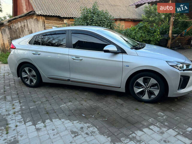 Сірий Хендай Ioniq Electric, об'ємом двигуна 0 л та пробігом 130 тис. км за 12650 $, фото 19 на Automoto.ua