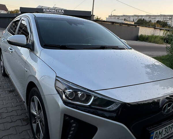 Сірий Хендай Ioniq Electric, об'ємом двигуна 0 л та пробігом 130 тис. км за 12650 $, фото 16 на Automoto.ua