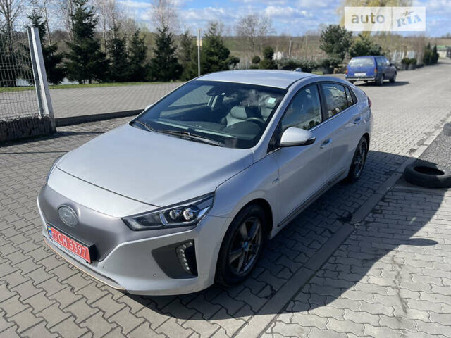 Серый Хендай Ioniq Electric, объемом двигателя 0 л и пробегом 110 тыс. км за 14500 $, фото 1 на Automoto.ua