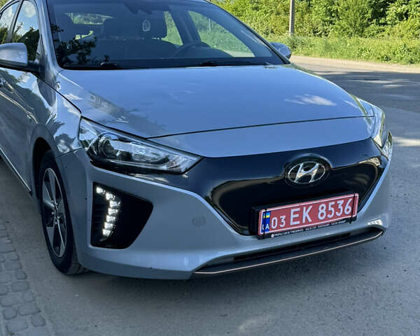 Сірий Хендай Ioniq Electric, об'ємом двигуна 0 л та пробігом 186 тис. км за 10400 $, фото 1 на Automoto.ua