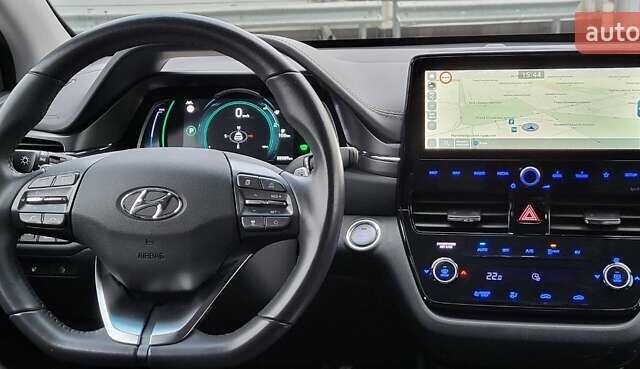 Сірий Хендай Ioniq Electric, об'ємом двигуна 0 л та пробігом 88 тис. км за 17000 $, фото 16 на Automoto.ua