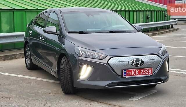 Сірий Хендай Ioniq Electric, об'ємом двигуна 0 л та пробігом 88 тис. км за 17000 $, фото 7 на Automoto.ua