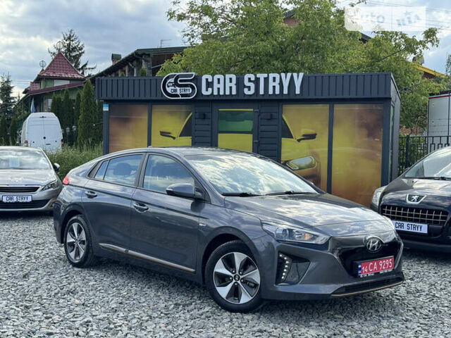 Серый Хендай Ioniq Electric, объемом двигателя 0 л и пробегом 131 тыс. км за 13900 $, фото 1 на Automoto.ua