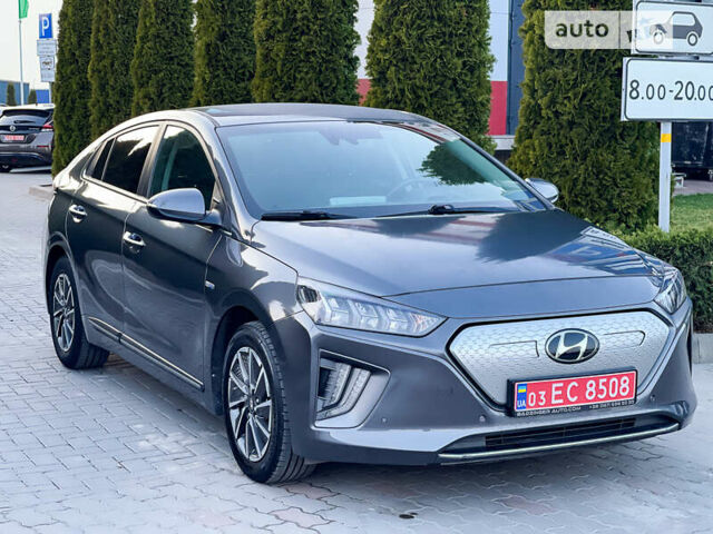 Серый Хендай Ioniq Electric, объемом двигателя 0 л и пробегом 99 тыс. км за 16900 $, фото 2 на Automoto.ua