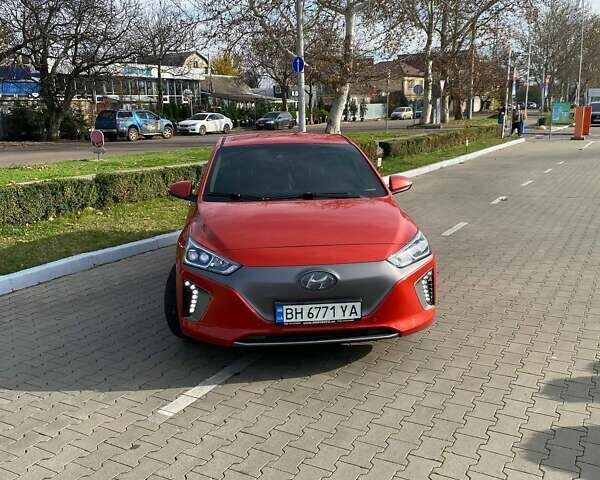 Оранжевый Хендай Ioniq Electric, объемом двигателя 0 л и пробегом 212 тыс. км за 11700 $, фото 3 на Automoto.ua