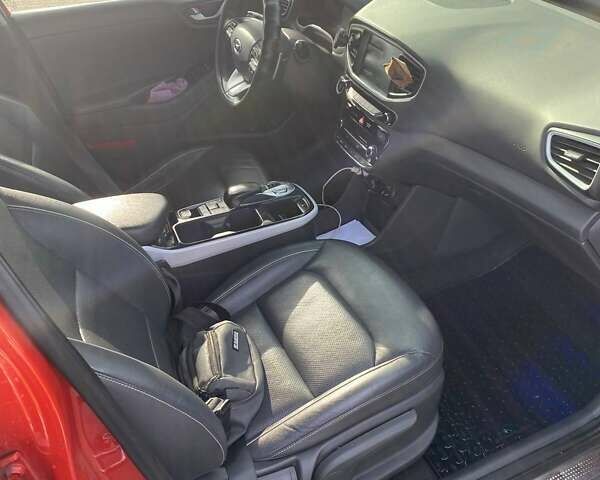 Оранжевый Хендай Ioniq Electric, объемом двигателя 0 л и пробегом 212 тыс. км за 11700 $, фото 6 на Automoto.ua