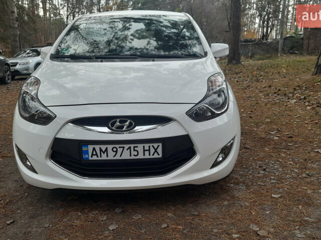 Білий Хендай ix20, об'ємом двигуна 1.6 л та пробігом 268 тис. км за 8750 $, фото 4 на Automoto.ua