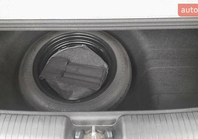 Белый Хендай ix20, объемом двигателя 1.6 л и пробегом 265 тыс. км за 8950 $, фото 36 на Automoto.ua