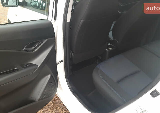 Белый Хендай ix20, объемом двигателя 1.6 л и пробегом 265 тыс. км за 8950 $, фото 31 на Automoto.ua