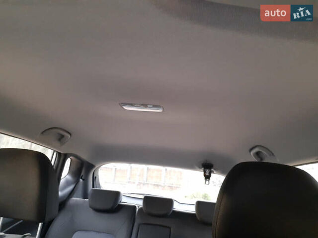 Белый Хендай ix20, объемом двигателя 1.6 л и пробегом 265 тыс. км за 8950 $, фото 20 на Automoto.ua