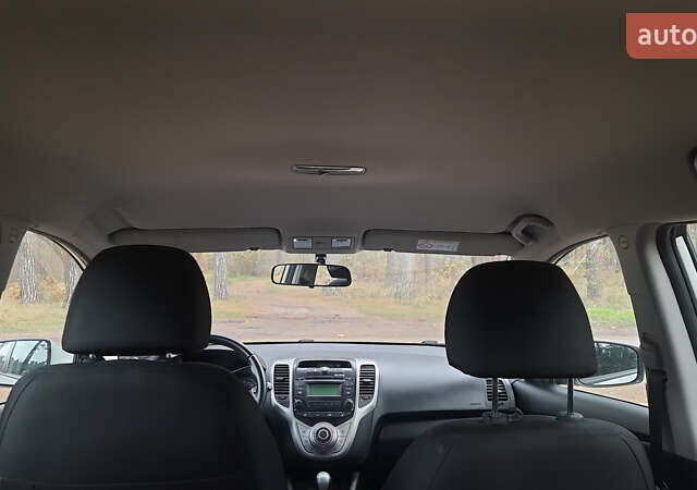 Белый Хендай ix20, объемом двигателя 1.6 л и пробегом 265 тыс. км за 8950 $, фото 34 на Automoto.ua