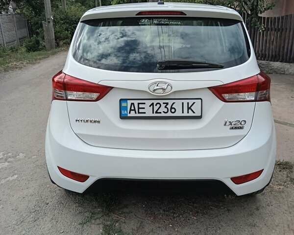 Белый Хендай ix20, объемом двигателя 1.4 л и пробегом 134 тыс. км за 6500 $, фото 2 на Automoto.ua
