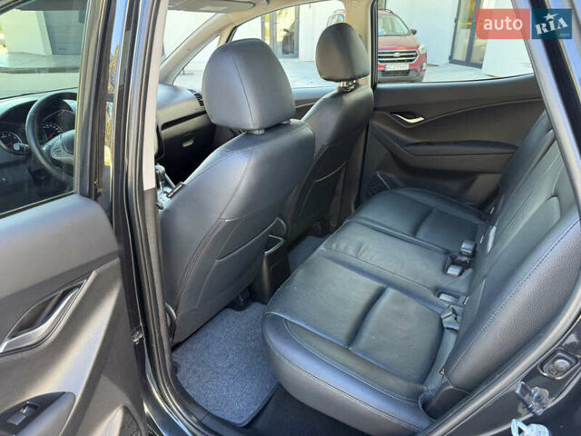 Черный Хендай ix20, объемом двигателя 1.6 л и пробегом 176 тыс. км за 10500 $, фото 21 на Automoto.ua