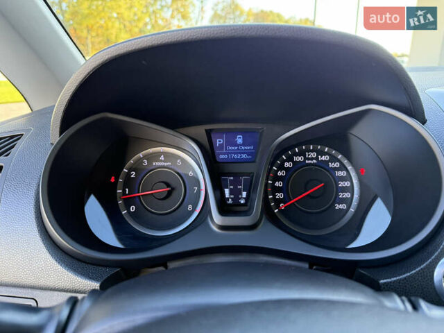 Черный Хендай ix20, объемом двигателя 1.6 л и пробегом 176 тыс. км за 11500 $, фото 14 на Automoto.ua