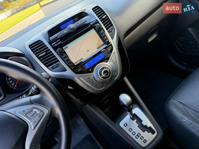 Черный Хендай ix20, объемом двигателя 1.6 л и пробегом 176 тыс. км за 11500 $, фото 17 на Automoto.ua