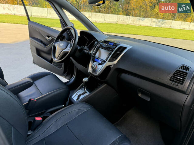 Черный Хендай ix20, объемом двигателя 1.6 л и пробегом 176 тыс. км за 10500 $, фото 28 на Automoto.ua